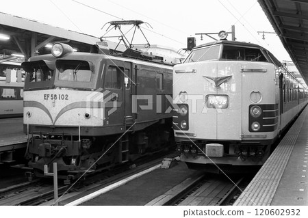 JNR 機車 EF58 Gohachi 1980 上野列車夜間臥舖 JNR 機車 EF58 Gohachi 1980 上野列車夜間臥舖 120602932