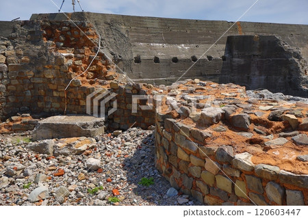 端島(軍艦島):堅固的海堤“天川” 端島(軍艦島):堅固的海堤“天川” 120603447