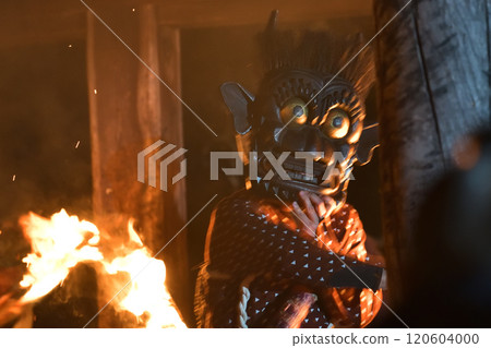 Tokoji Temple's Onikai Festival: Kami-ka Manganji-cho, Nishi City, Hyogo Prefecture. Torches are slammed into pillars. Tokoji Temple's Onikai Festival: Kami-ka Manganji-cho, Nishi City, Hyogo Prefecture. Torches are slammed into pillars. 120604000