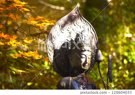 Jizo statue facing Koyasan waterfront 120604033