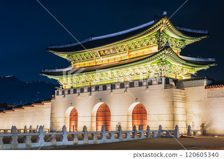 Seoul Gwanghwamun Night View 120605340