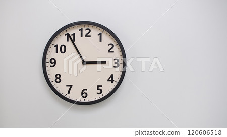 Classic Black-Edged Clock on White Background at 14.55/02.55 - Perfect for Time Management and Text Space Classic Black-Edged Clock on White Background at 14.55/02.55 - Perfect for Time Management and Text Space 120606518