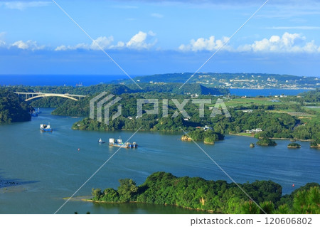 [Okinawa Prefecture] The Haneji Inland Sea (Yagaji Island and Kouri Island) as seen from the Arashiyama Observatory on a clear day 120606802