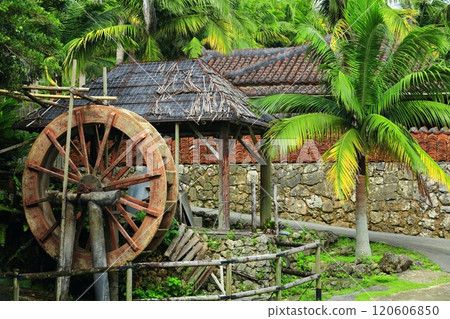 [Okinawa Prefecture] Watermill in Ryukyu Village 120606850