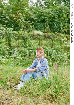 田野與婦女、農民、家庭花園、鄉村生活 120610577