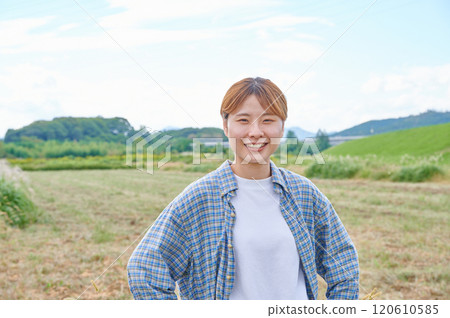 田野與婦女、農民、家庭花園、鄉村生活 120610585