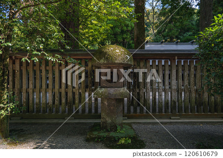 Mossy stone lantern on the approach to Amanoiwato Shrine in Miyazaki 120610679