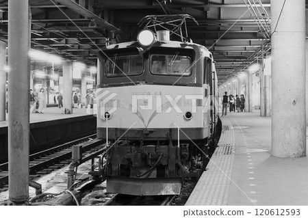 JNR Locomotive EF58 Gohachi Train Ueno Sleeper Passenger Car 1980 120612593