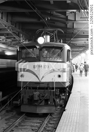 JNR機車EF58 Gohachi列車上野臥舖客車1980年 JNR機車EF58 Gohachi列車上野臥舖客車1980年 120612601