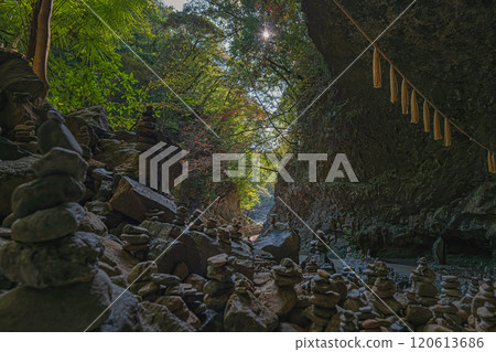 宮崎天岩戶神社天康河原行我洞 宮崎天岩戶神社天康河原行我洞 120613686