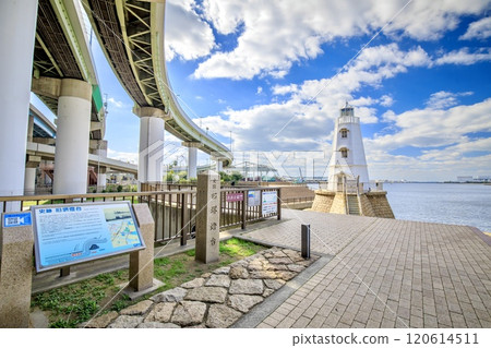堺市、舊堺燈塔和堺港風景 堺市、舊堺燈塔和堺港風景 120614511