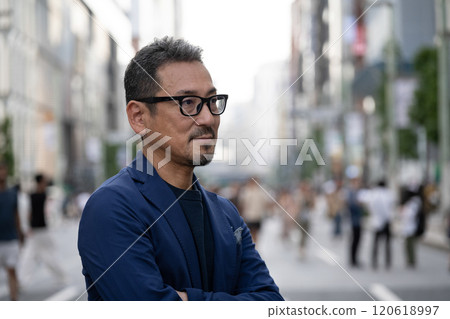 50多歲的帥叔叔 120618997
