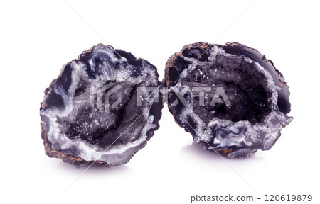 quartz geode in studio 120619879