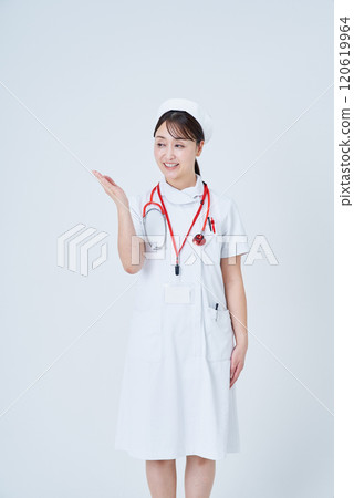 冒充引導的女醫護人員 冒充引導的女醫護人員 120619964
