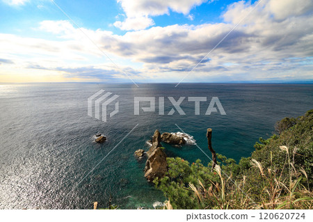 Suruga Bay seen from the Izu Peninsula 120620724