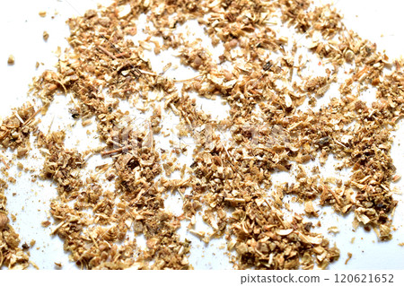 Ground coriander is an aromatic spice for food. 120621652