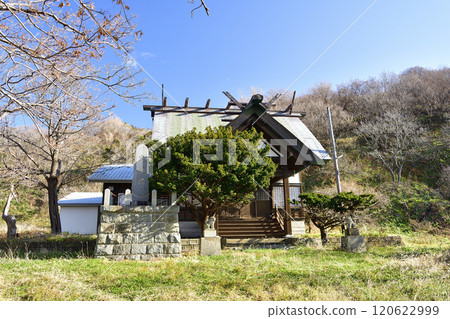 拍攝北海道八雲町熊石市北山神社境內的深秋景色 拍攝北海道八雲町熊石市北山神社境內的深秋景色 120622999