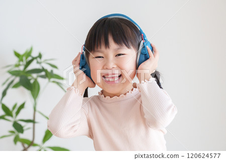 聽覺過敏兒童戴耳罩 120624577