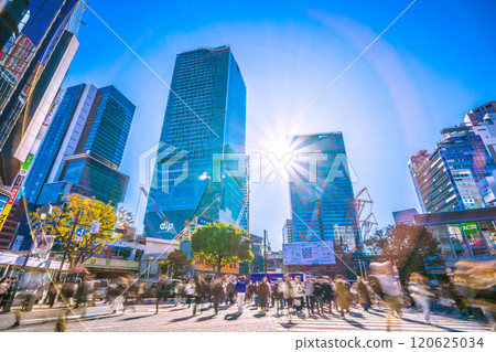 日本東京市容今年只剩幾天...人心搖曳，新時代吉祥如意...希望之光...=25日，澀谷 120625034