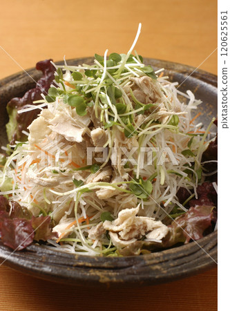 Cold shabu-shabu salad of pork 120625561