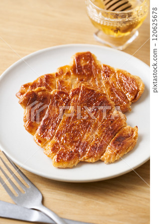 Kurunji on a plate Kurunji on a plate 120625678