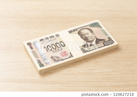 1 million yen on the table 120627218