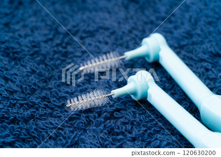 Close-up of an L-shaped interdental brush 120630200