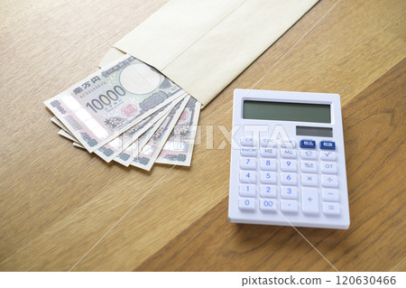 信封裡的鈔票和計算機（新鈔票） 120630466