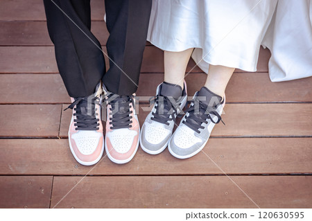 Sneaker coordination and sneaker wedding images 120630595