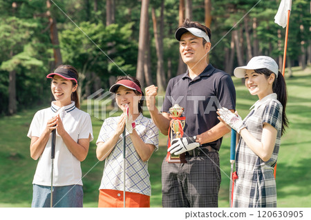 Men and women of golfers who receive golf competitions, tournaments and awards at golf courses 120630905