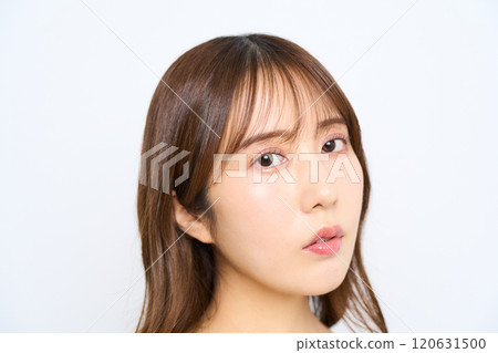Fashion portrait of a young Japanese woman 120631500