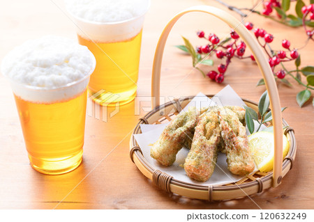 Crispy fried chikuwa with seaweed 120632249