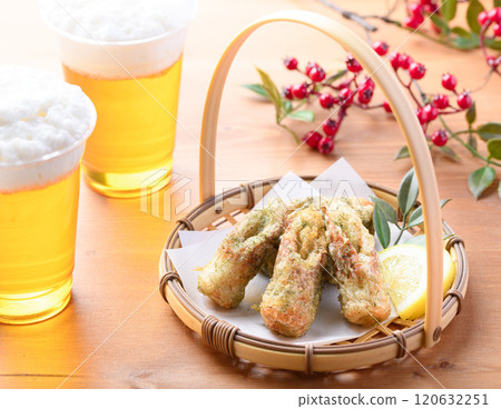 Crispy fried chikuwa with seaweed Crispy fried chikuwa with seaweed 120632251