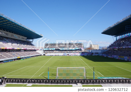 鳥棲沙岩的主場“站前不動產球場” 鳥棲沙岩的主場“站前不動產球場” 120632712