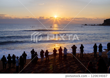 從犬吠岬看到的早晨的太陽/第一日出 從犬吠岬看到的早晨的太陽/第一日出 120634087