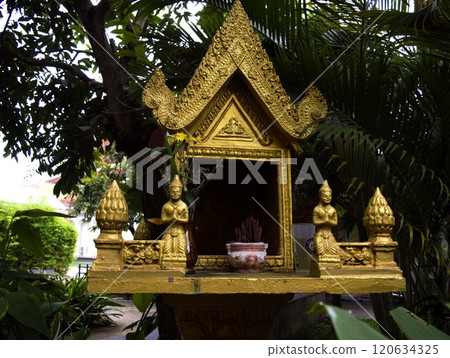 Altar in Siem Reap, Cambodia Altar in Siem Reap, Cambodia 120634325