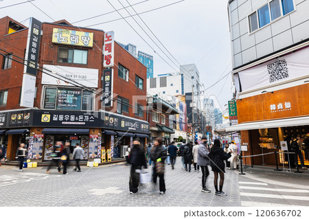 Main Street of Seongsu, Seoul Main Street of Seongsu, Seoul 120636702