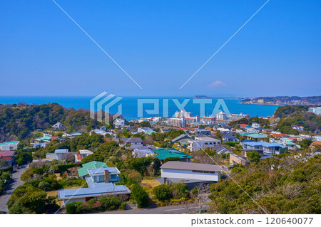 從神奈川縣逗子市廣山公園眺望西側(江之島、富士山、小坪、逗子市等) 從神奈川縣逗子市廣山公園眺望西側(江之島、富士山、小坪、逗子市等) 120640077