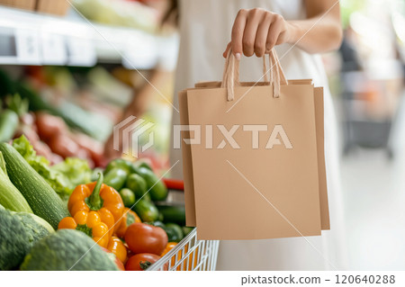 棕色袋子和新鮮蔬菜的可持續購物理念 120640288