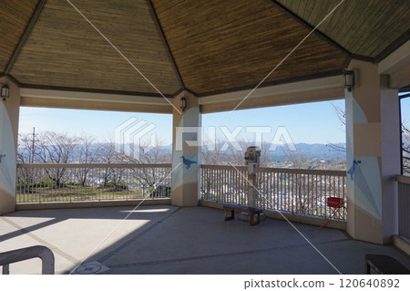 位於岡山縣津山市的津南眉山山坡上的展望台 120640892