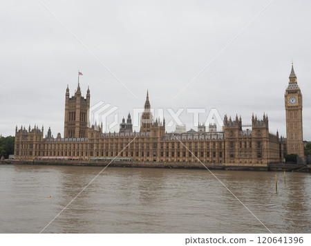 Houses of Parliament in London 120641396