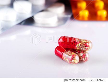 capsules 120642676