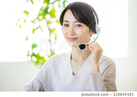 Telework operator female middle 120644385