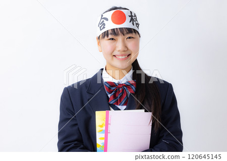 Junior high school female student 120645145