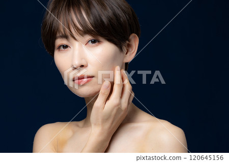Beauty black background middle woman 120645156