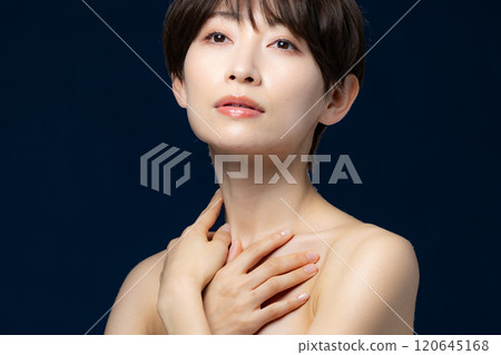 Beauty black background middle woman Beauty black background middle woman 120645168