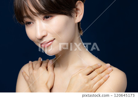 Beauty black background middle woman Beauty black background middle woman 120645173