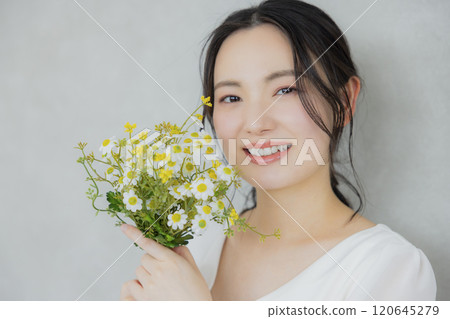 Young lady's portrait 120645279