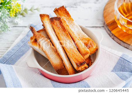 麵包乾風格的麵包耳 120645445