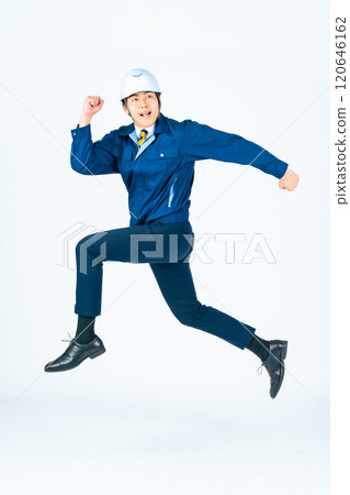 跳躍男工全身照 120646162